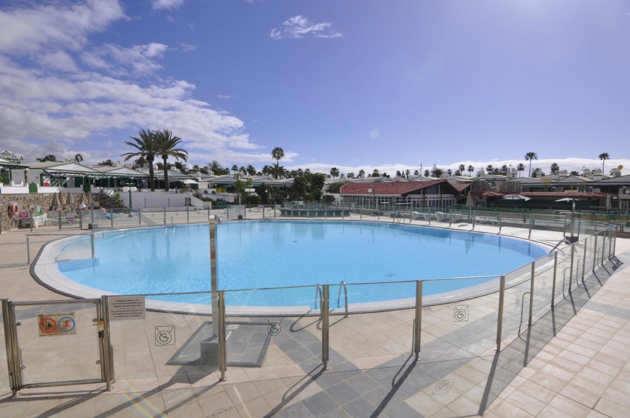 Bungalow Campo De Golf San Bartolome Bagian luar foto